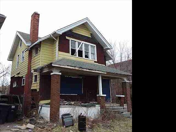 2704 Elmhurst