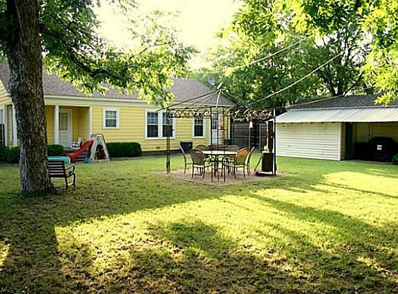 4th image of 1349 Highland Ave