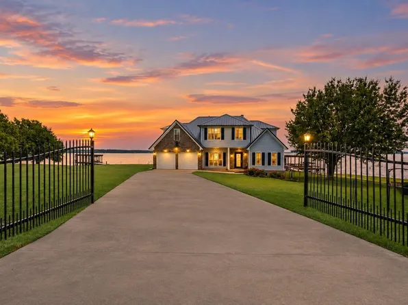 237 Vivian Rd, Onalaska, TX 77360