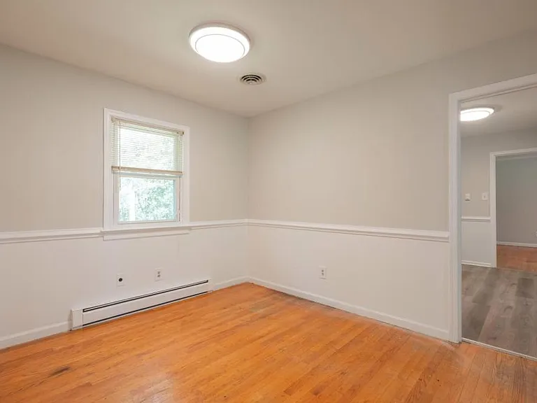 2900 Clintwood Rd — Photo 10