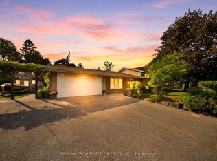 1045 Bloor St, Mississauga, ON L4Y2N3