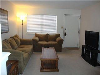 3rd image of 610 W Gayle St