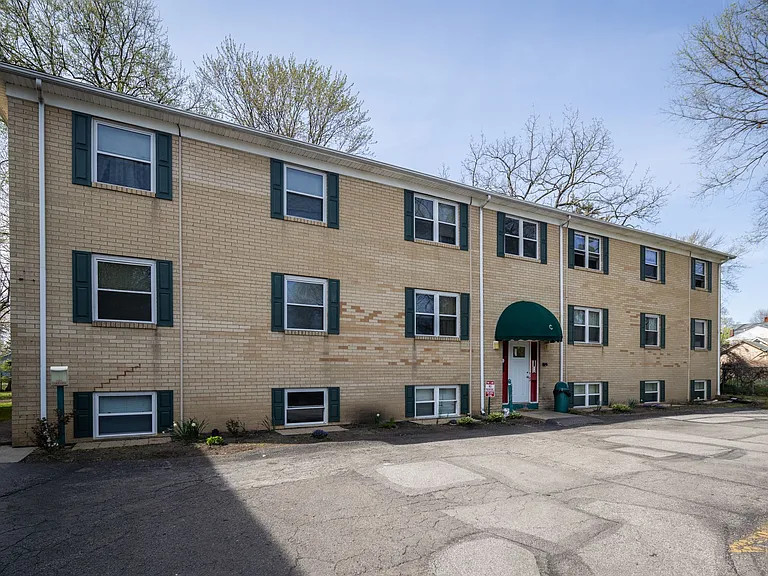 Grant Street Apartments — Photo 34