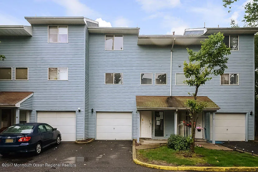 190 Spruce St APT 10 photo 1