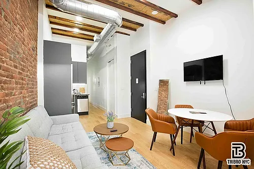291 Stanhope St #2L Photo 1