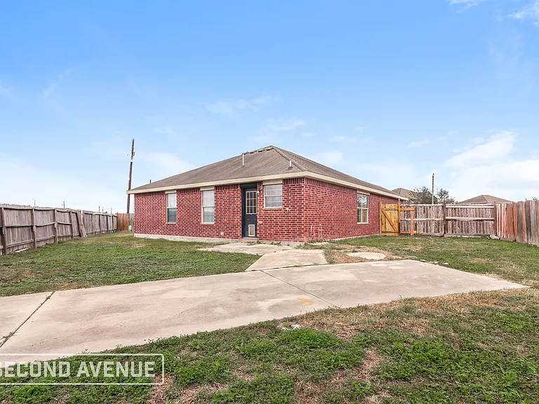 5541 Candace St — Photo 23