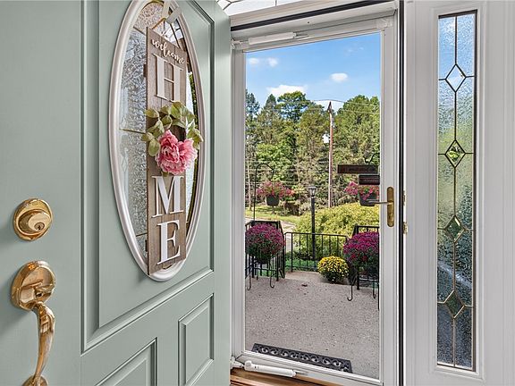 3rd image of 1110 Chapel Rd