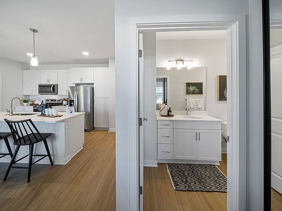 5th image of 1551 Riverside Pkwy #13-13303