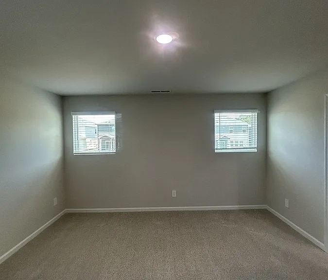 1033 Saint Lawrence Dr — Photo 9