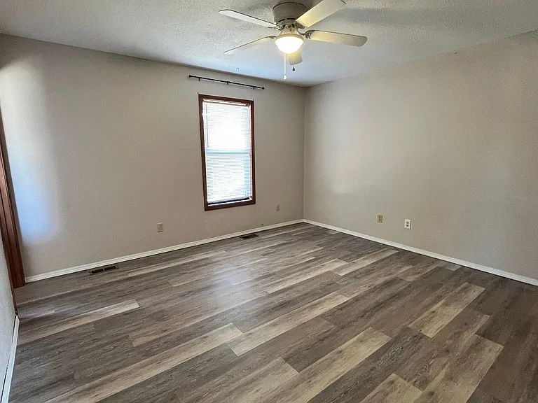 20307 Sedalia Rd — Photo 13