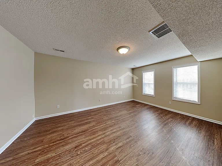8111 Kingston Dr — Photo 22