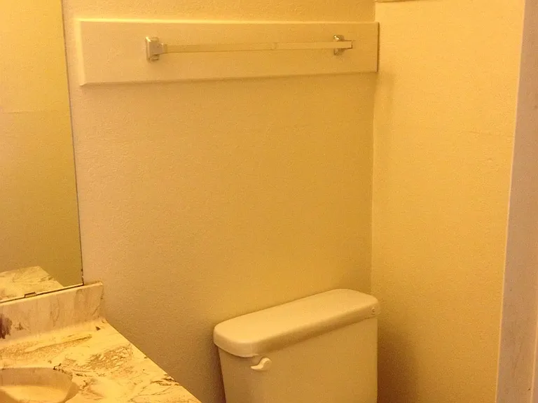 232 Craddock Ave — Photo 11