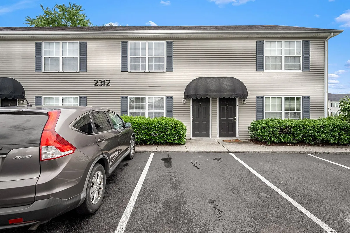 Building Photo - 2312 Willowbrook Dr
