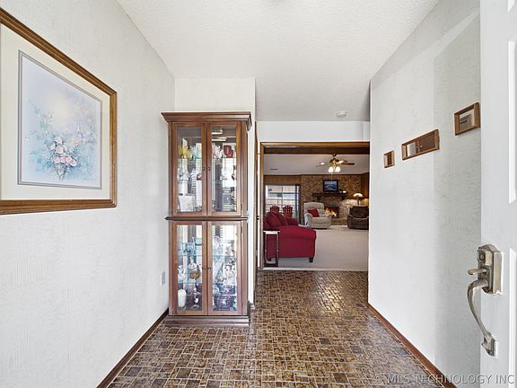 5th image of 9027 E 60th St