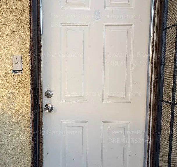 804 Niles St — Photo 4