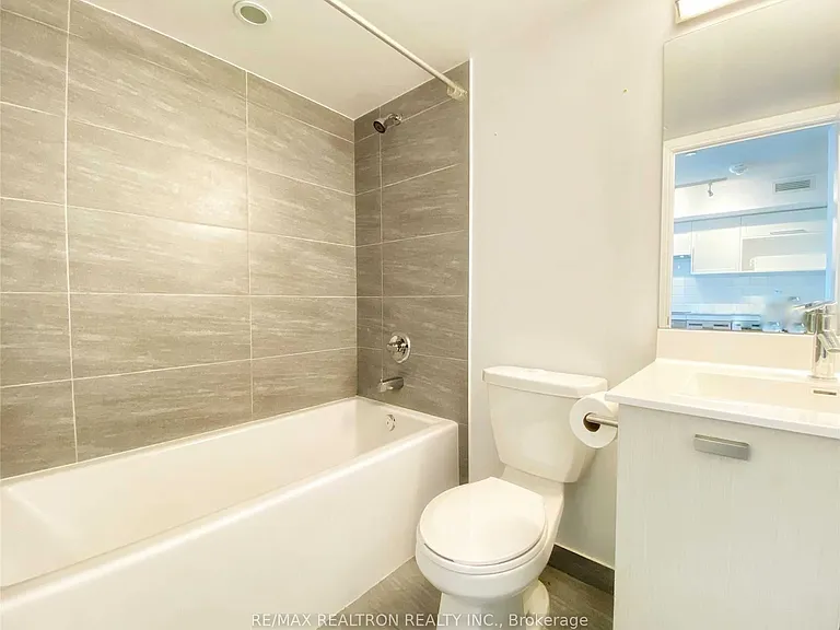 275 Village Green Sq #821 — Photo 16