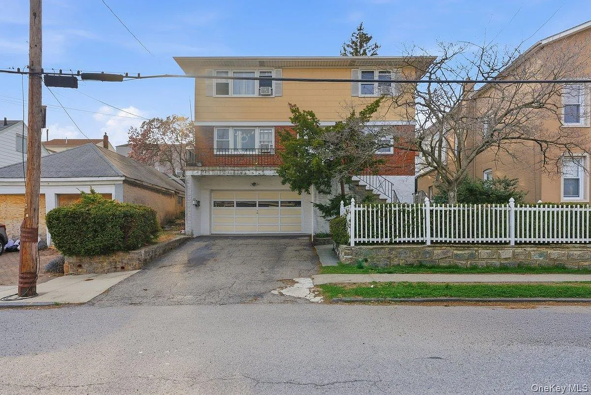 72 Murray Avenue photo 1