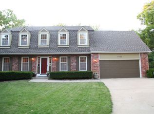 9744 W 115th St, Overland Park, KS 66210