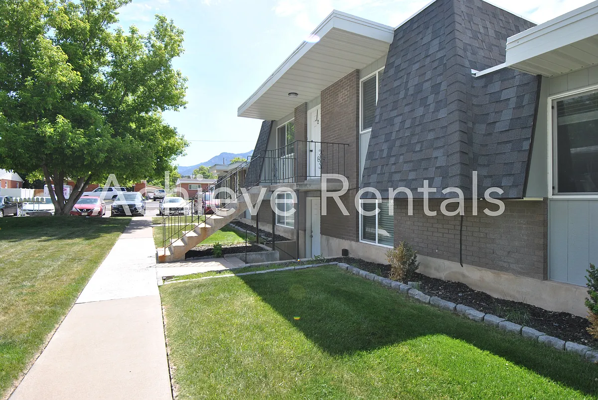 Building Photo - 941 N 350 E