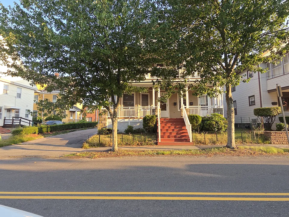 68 Hoyle St #6