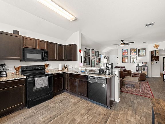 5th image of 5721 Brampton Ln