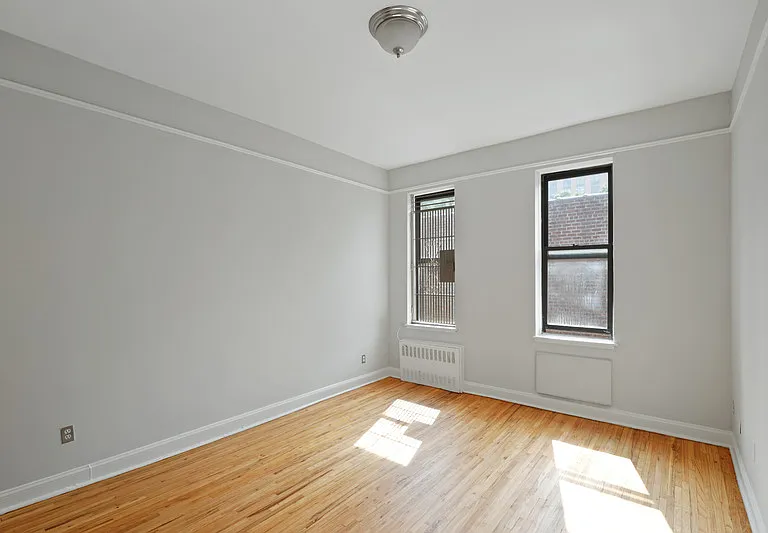 1582 1st Ave #4A — Photo 2