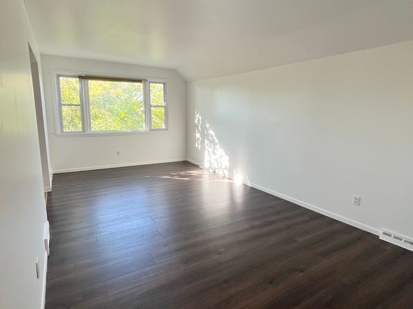 88 Pinewood Ave #2