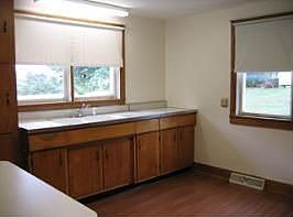 2nd image of 225 Pear St
