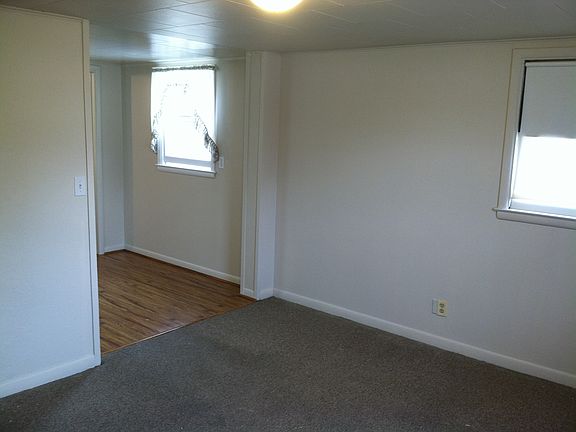 3rd image of 324 4th Ave N