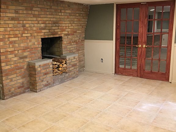 3rd image of 2442 Belvoir Blvd