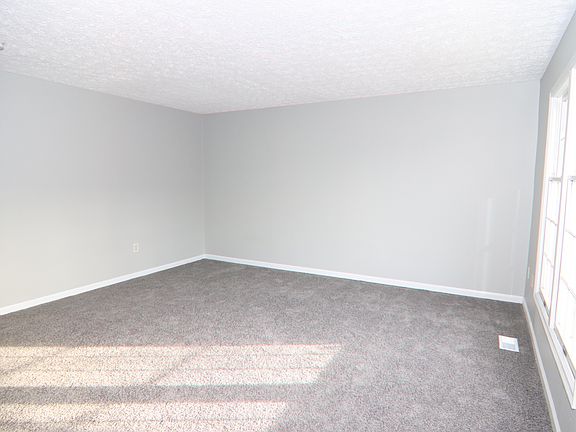 5th image of 9 Margery Ct