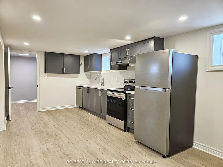 45 Mayall Ave #LOWER — Photo 13