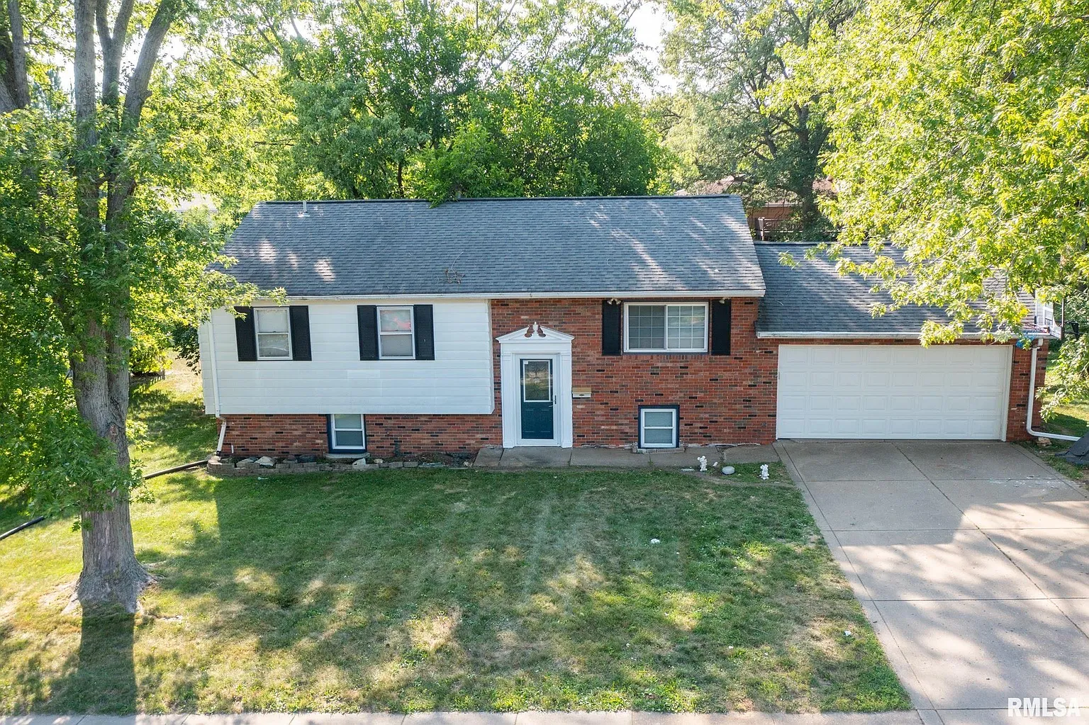 1813 Valencia Pl photo 1