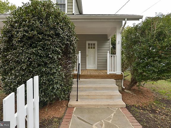 4th image of 306 Clifford Ave