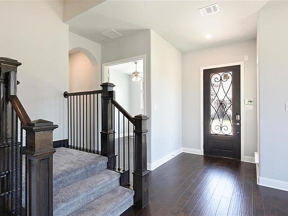 5th image of 12555 Amesbury Way