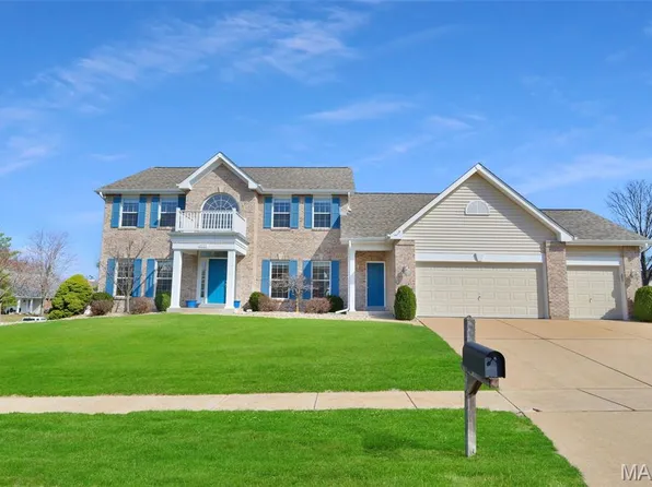 2211 Dartmouth Place Dr, Ballwin, MO 63011