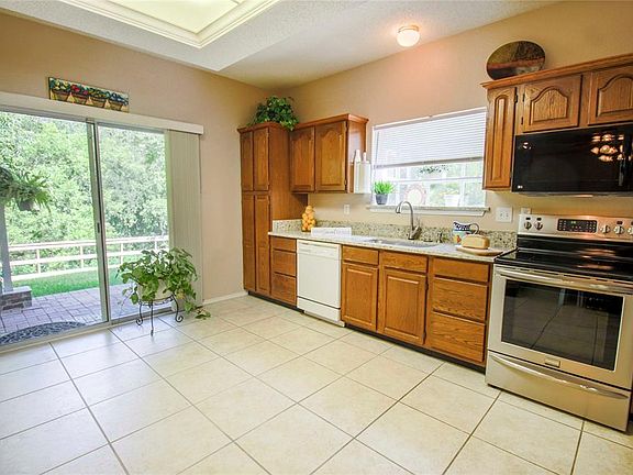 3rd image of 5926 Hillside Ln