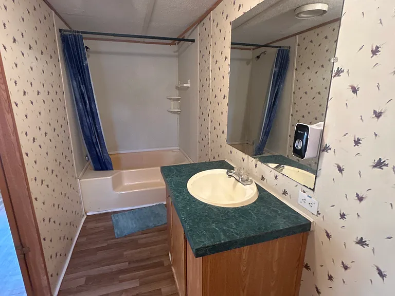 1834 Hylander Dr — Photo 17