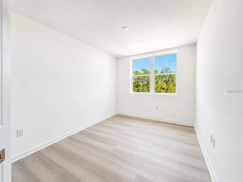 2 bed, 2.0 bath, 1023 sqft, $1,790 — Photo 3