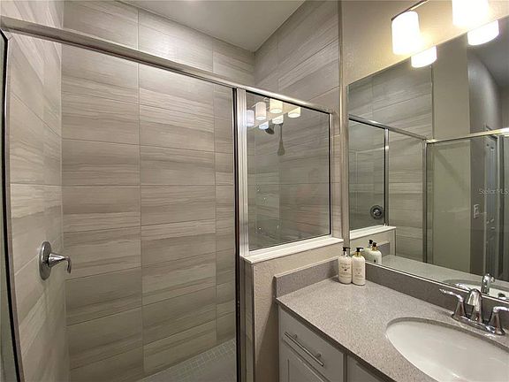 4th image of 26706 Waverly Ct