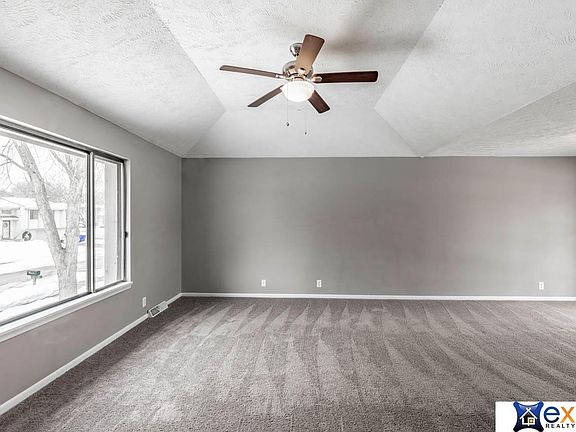 4th image of 7011 S 130th St