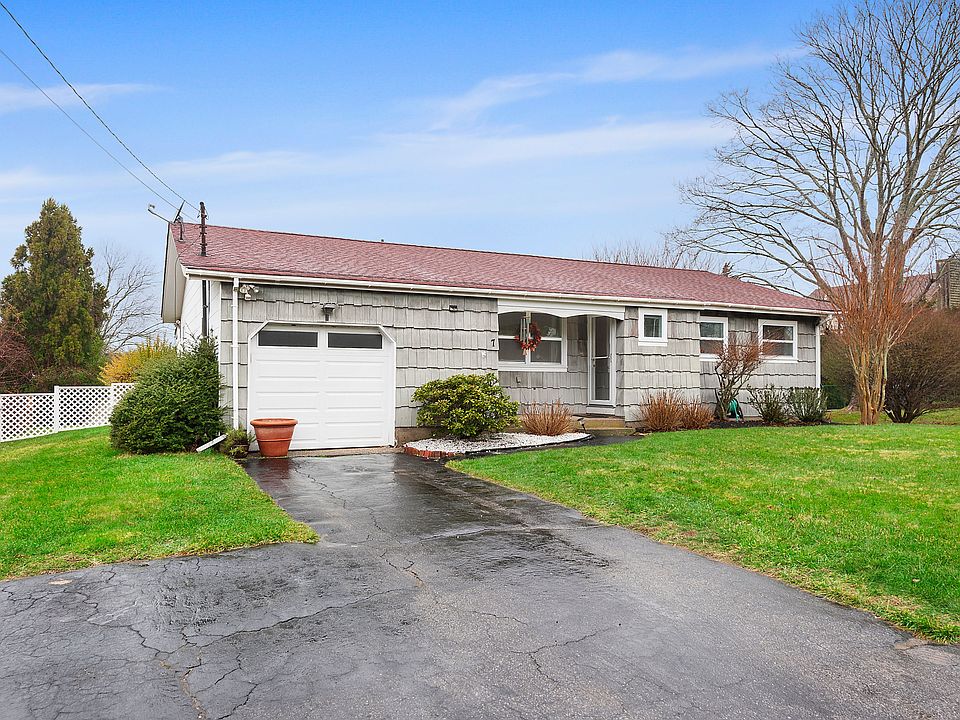 1st image of 7 Old Fort Ln