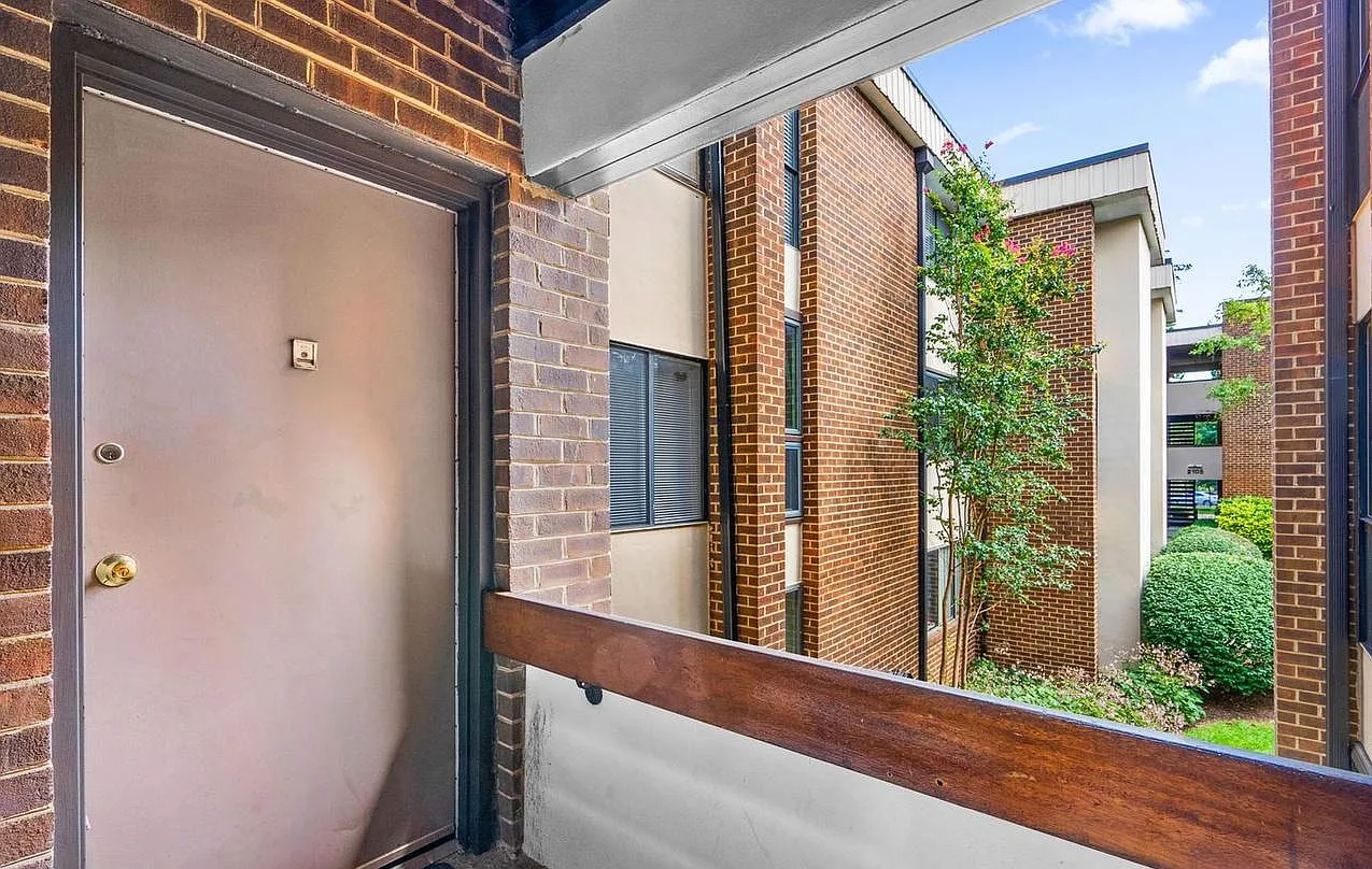 2109 Walsh View Ter — Photo 4
