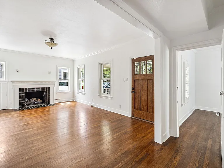 211 College Blvd — Photo 17