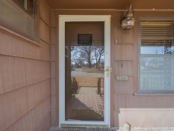 5th image of 3624 S Pittsburg Ave