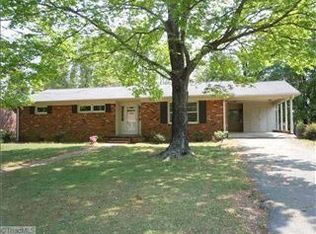 2834 Birchwood Dr, Winston Salem, NC 27103