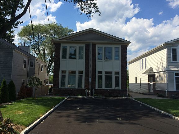 2nd image of 33 Pequot Ave