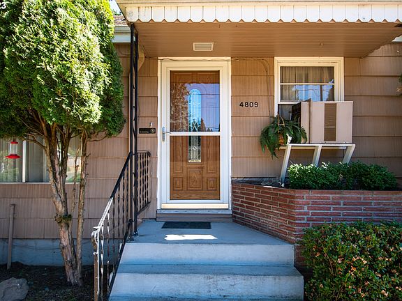 5th image of 4809 NE 60th St