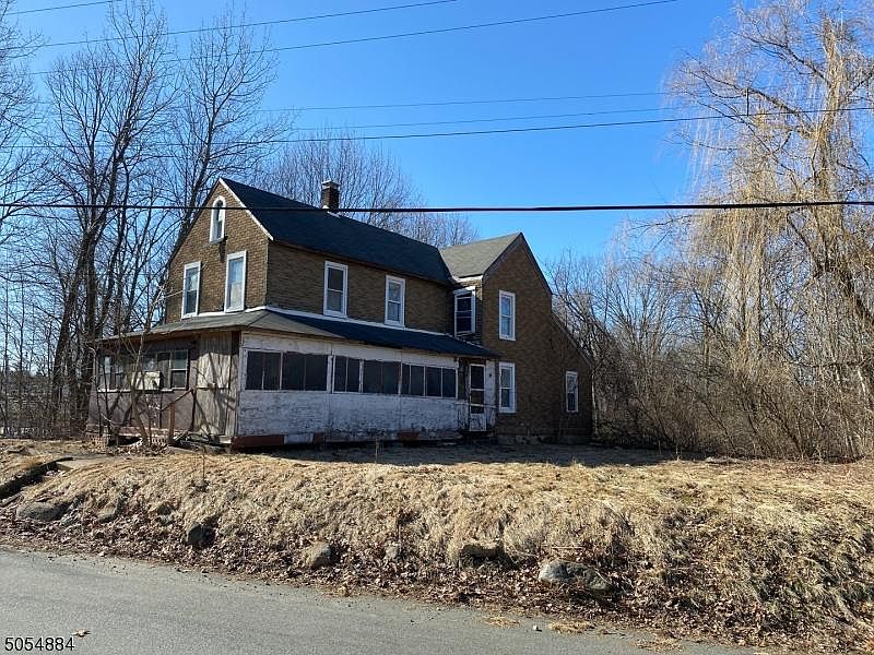 2nd image of 33 Old Budd Lake Rd