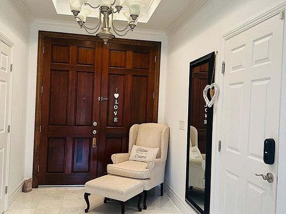 5th image of 1712 Devereux Dr